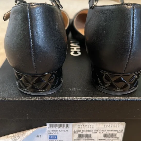 CHANEL Black Leather Flats with Glossy Toe Cap - Picture 6 of 9